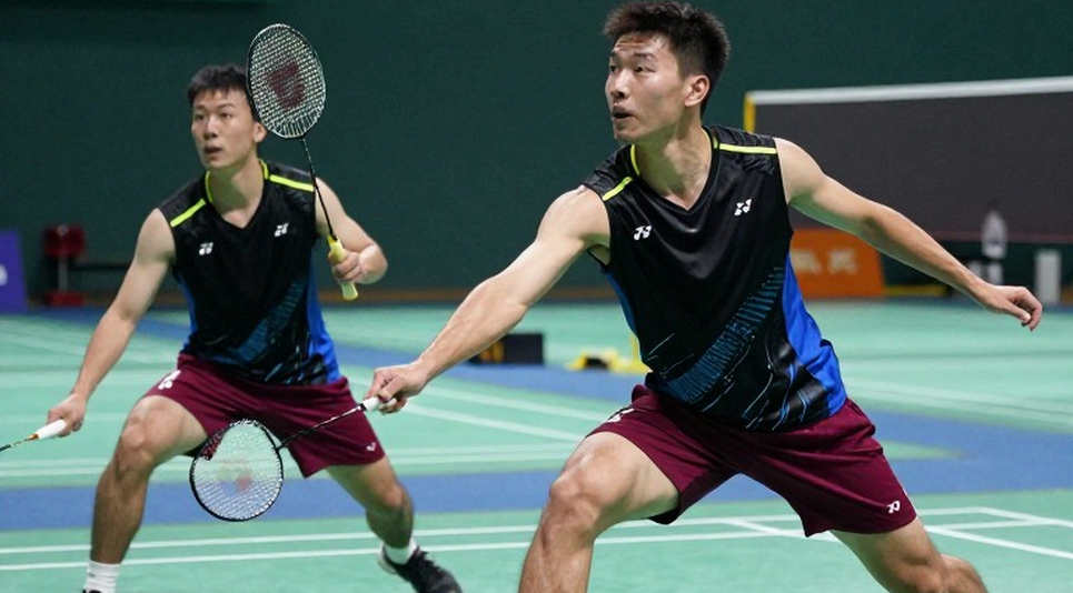 Alwi Farhan tập cùng Kento Momota tại Tokyo: dữ liệu nào thực sự đứng sau buổi tập trước Asian Games 2026